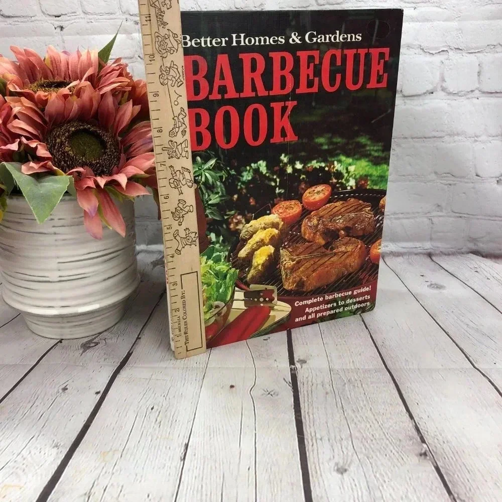vintage Better homes and gardens barbecue book 1965
